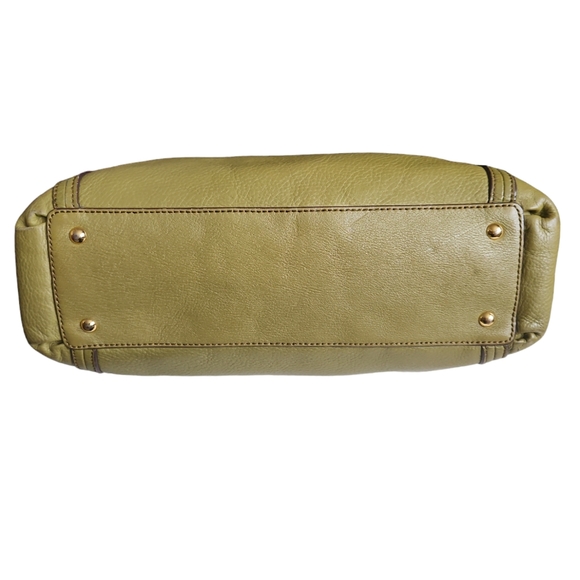 MCM 2 way sling/handbag olive green - Picture 3 of 17